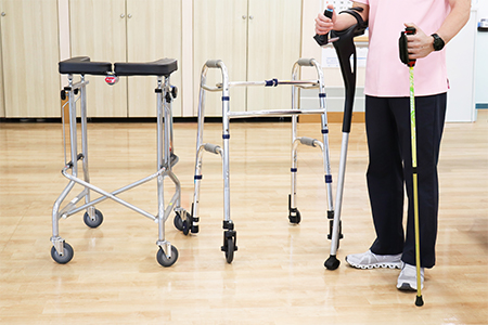 各種装具・歩行補助具