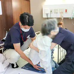 シーティングの流れ 2.座圧計で左右のバランスを測定