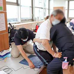 シーティングの流れ 2.座圧計で左右のバランスを測定